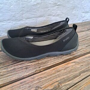 Crocs Duet Busy Day flats in black women's size 8 maryjane slip on shoes